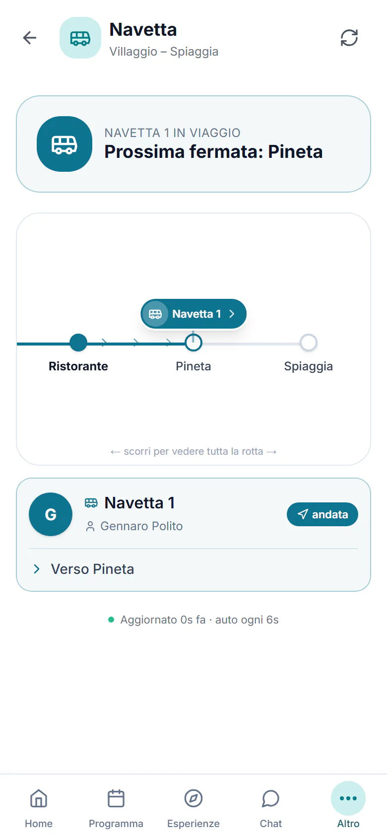 Navetta del villaggio nell'app ospiti: la linea Ristorante, Pineta, Spiaggia con la navetta in viaggio e la prossima fermata, dati dimostrativi