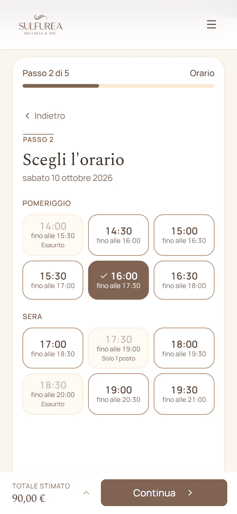 Sulfurea Spa's online booking on a smartphone, the «Scegli l'orario» (choose the time) step: afternoon and evening slots, some sold out and one with a single place left, 4 pm chosen and the estimated total with the Continue button, sample data